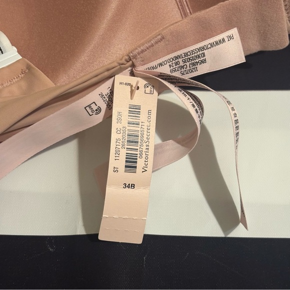 Victoria’s Secret Wireless T-Shirt Bra - Picture 7 of 7